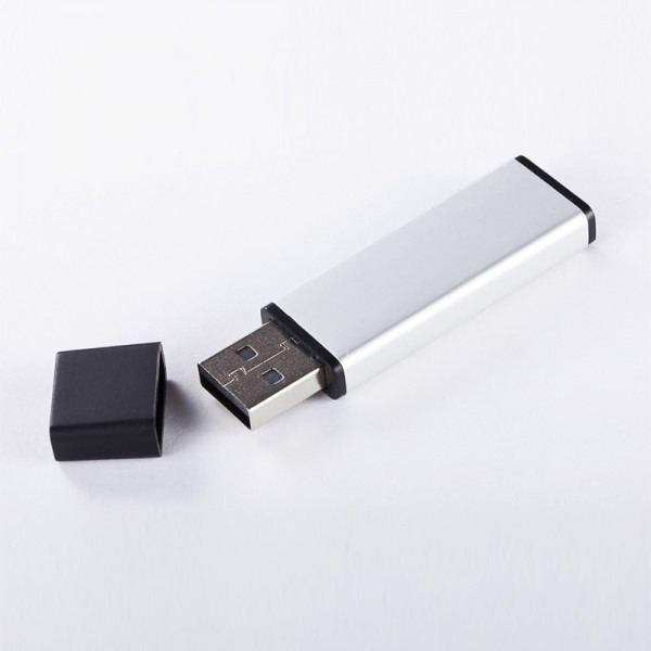 Ein geöffneter Xlyne Alu USB Stick